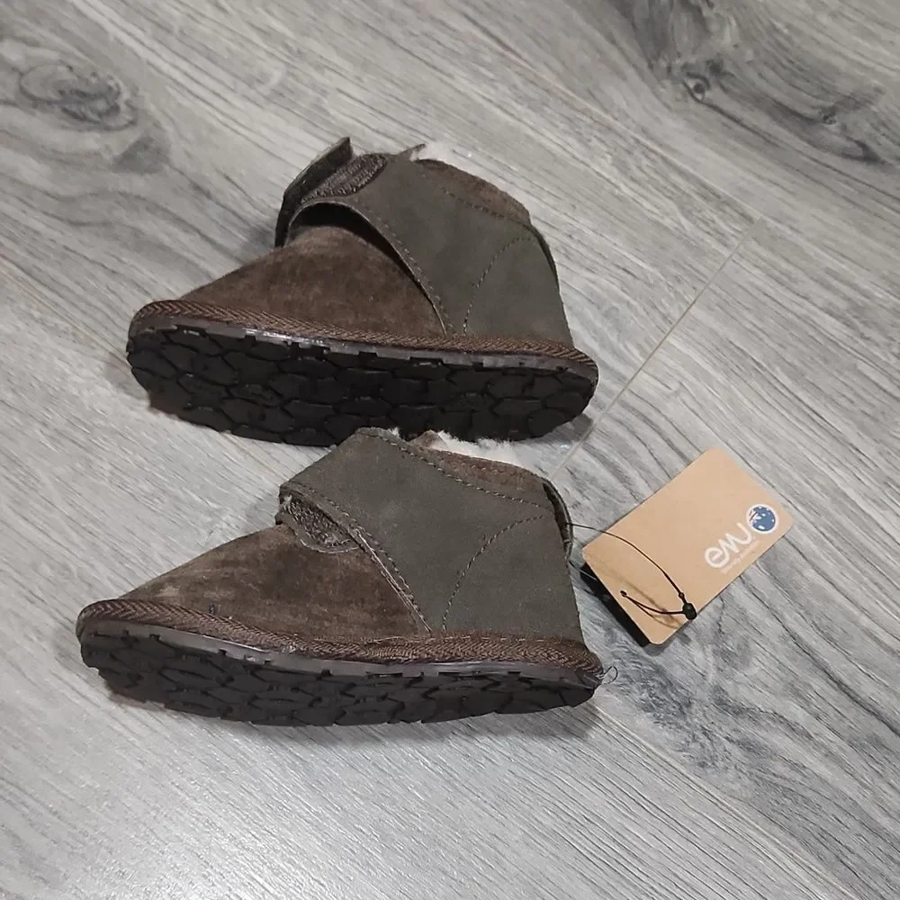 NIB Emu Hyke Chocolate Brown Suede Sheerling Booties
